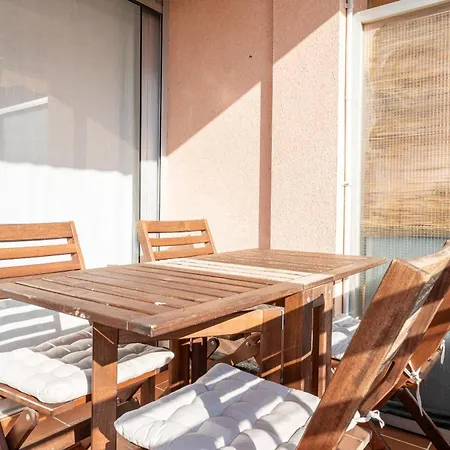 Hauzify I La Ponderosa Apartment Cambrils